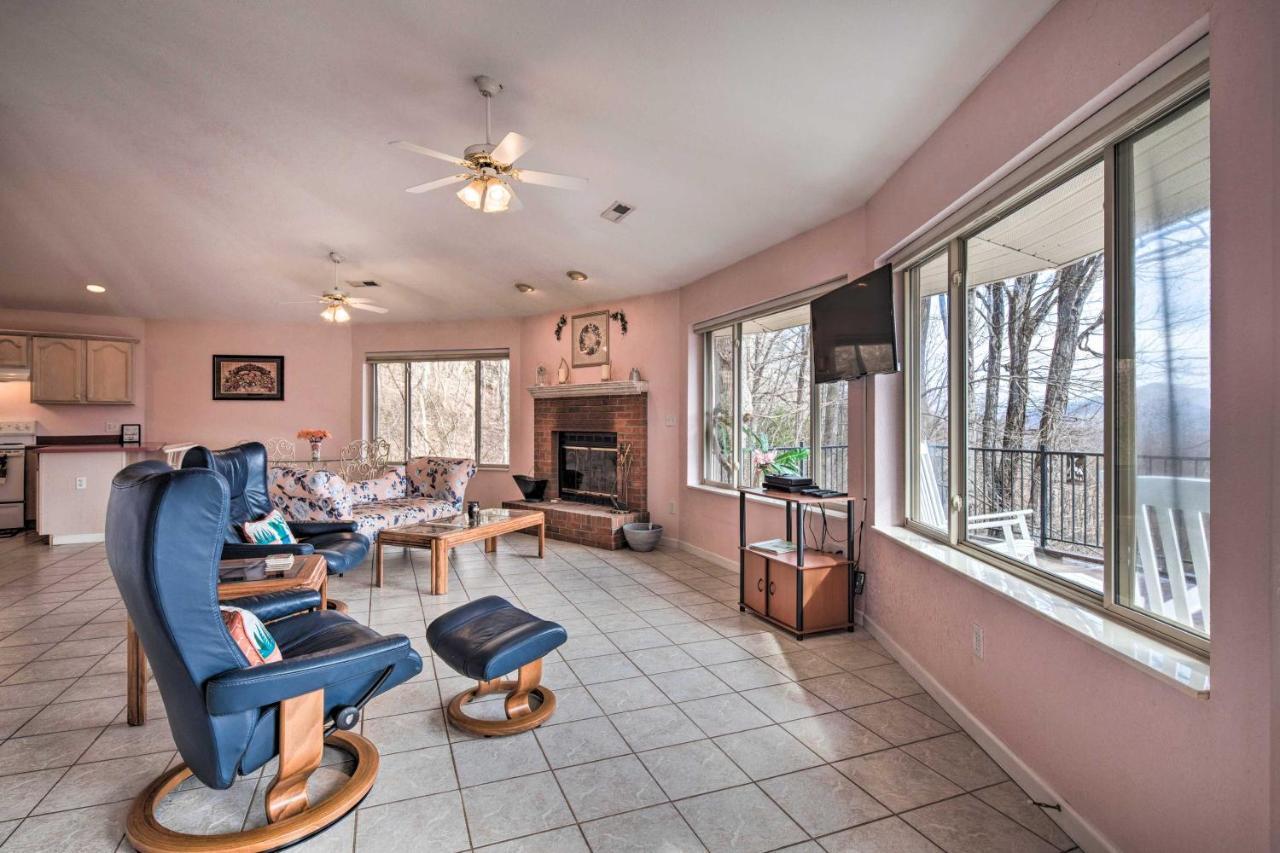 Charming Burnsville Apt With Mountain Views And Deck! Eksteriør billede