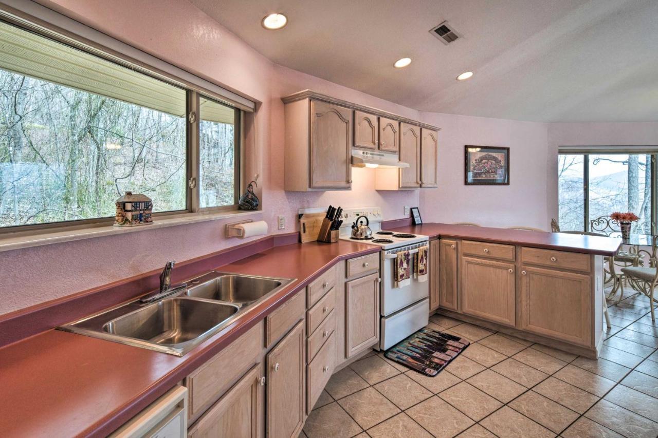 Charming Burnsville Apt With Mountain Views And Deck! Eksteriør billede