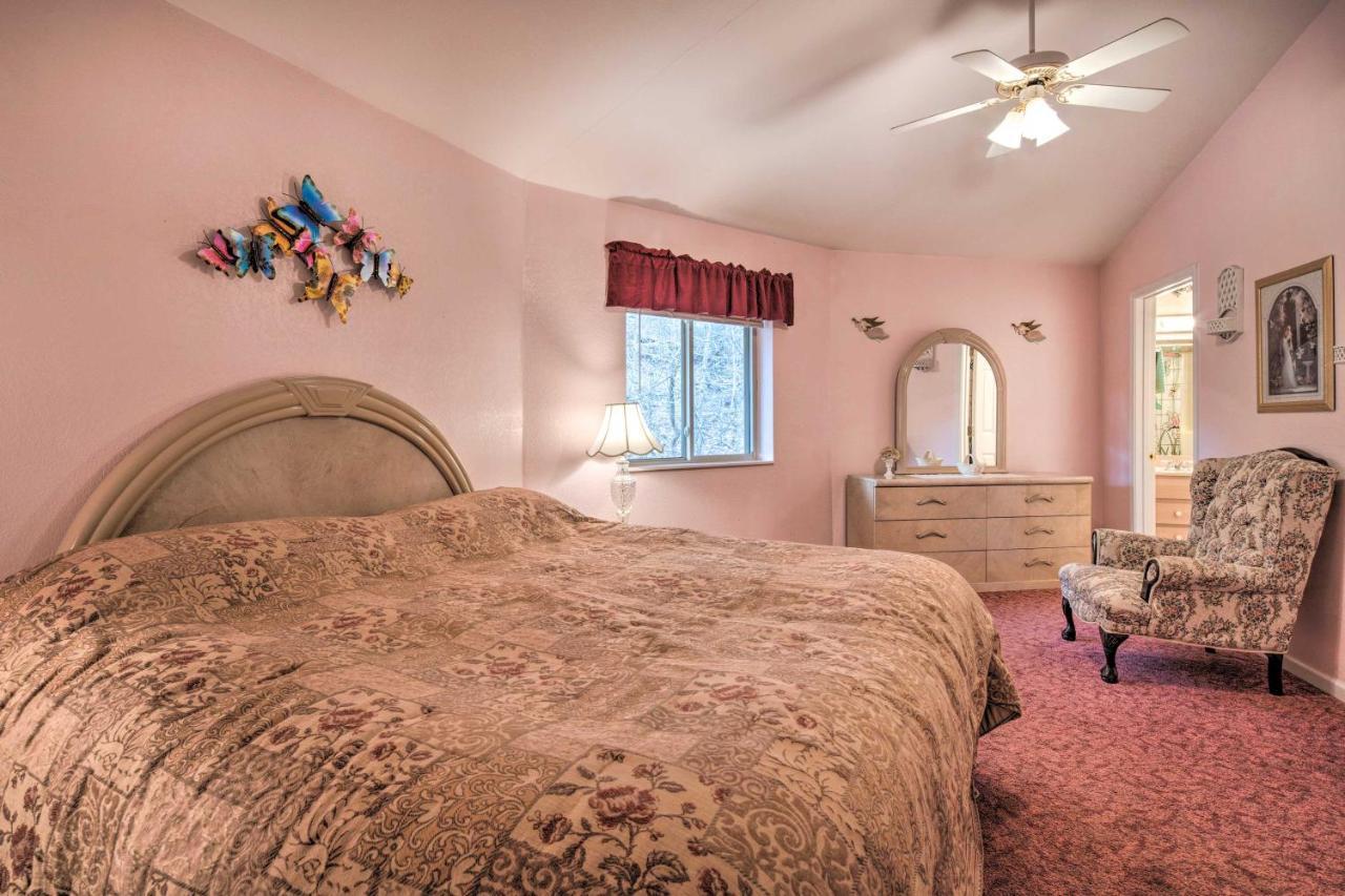 Charming Burnsville Apt With Mountain Views And Deck! Eksteriør billede